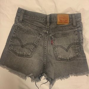 Levi's NWT High Waisted Distressed Wedgie Short